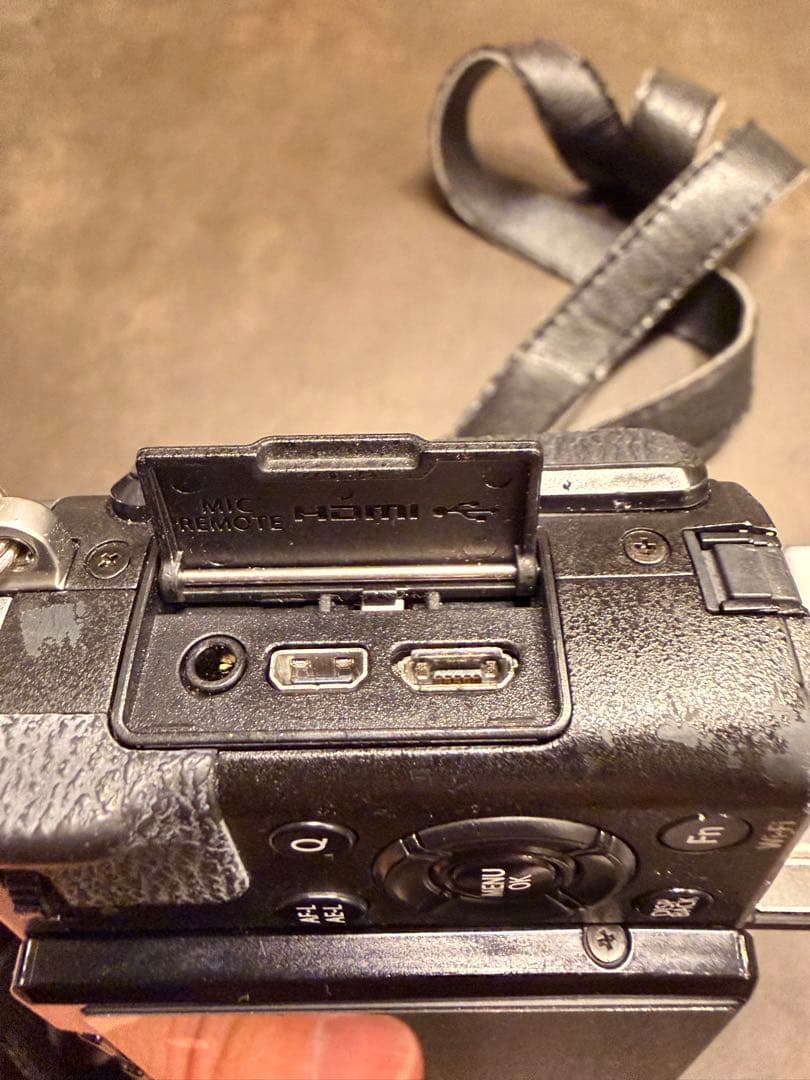 FUJIFILM X70 シルバー コンパクトデジタルカメラ