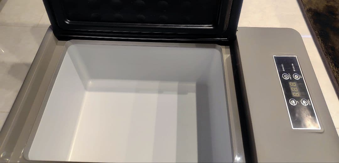 Sumeriy 車載家庭両用 静音 ポータブル冷蔵庫 18L　定価２万９８００円