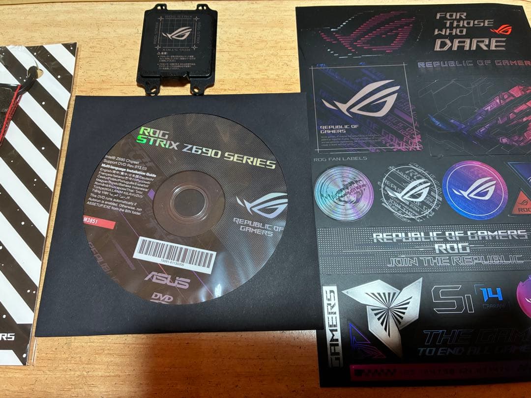 ROG STRIX Z690-F GAMING WIFI CPU付き！
