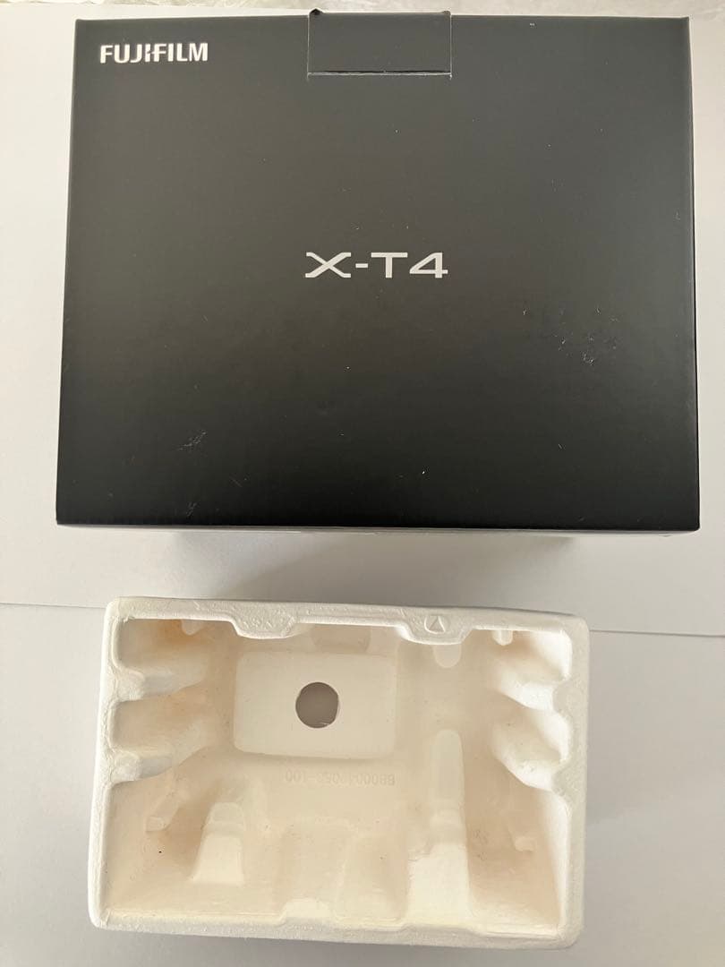 FUJIFILM X-T4 ボディ　撮影回数極少