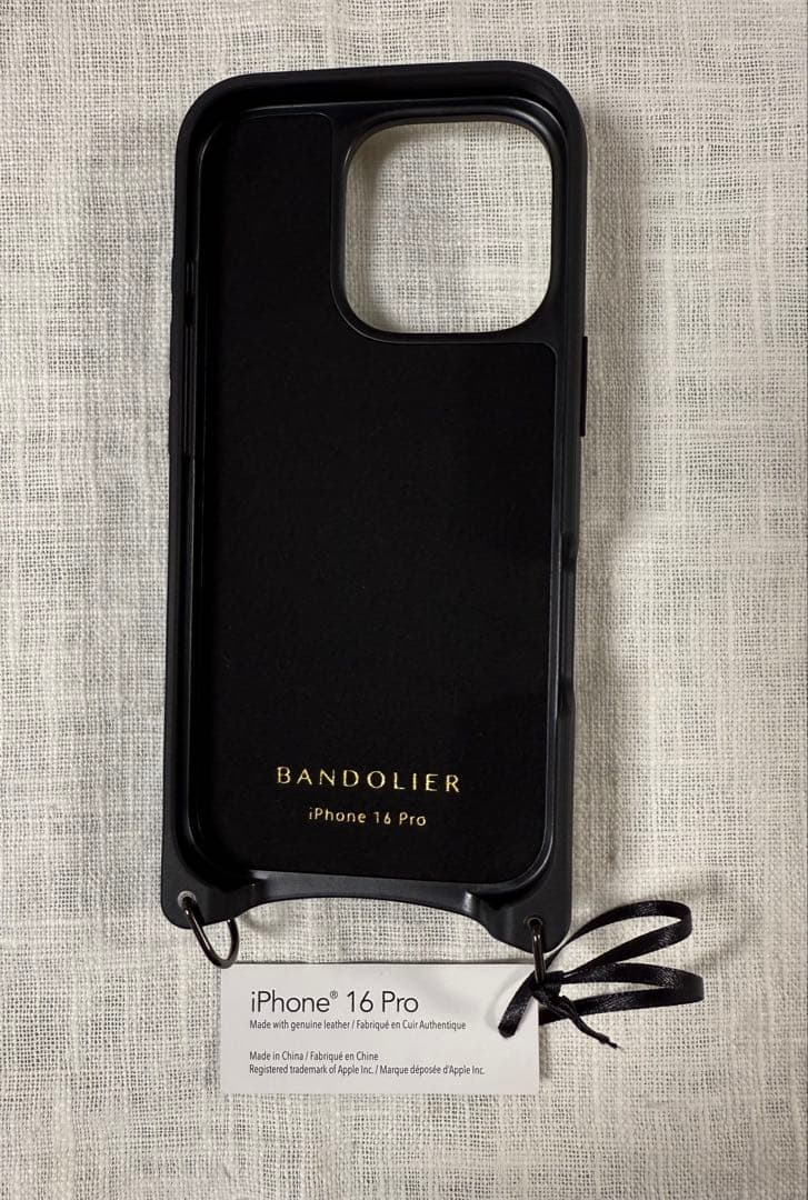 【新品】BANDOLIER iPhone 16 Pro用ブラック ストラップ付