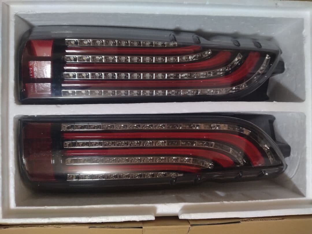 ハイエース200系テールランプ415コブラLEDテールランプ