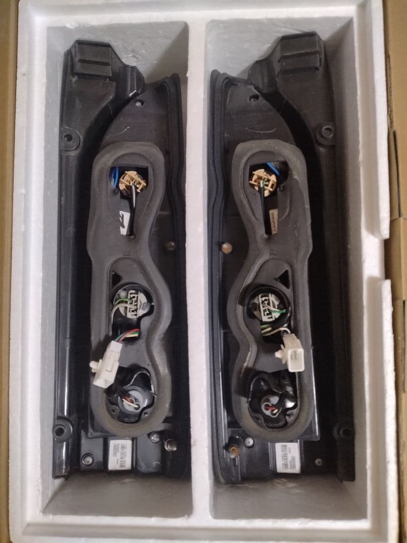 ハイエース200系テールランプ415コブラLEDテールランプ