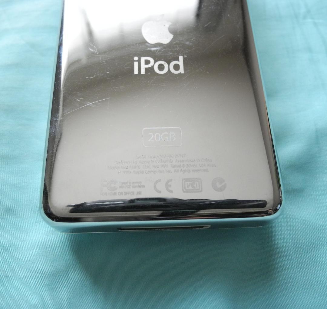 動作品　第3世代iPod　ACアダプター付き