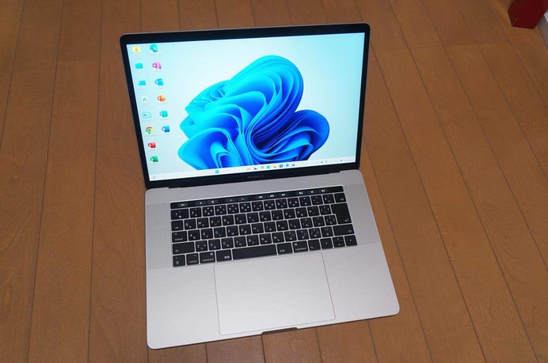 MacBook本体 MacBook Pro 15 i7 16G 512G Window Office
