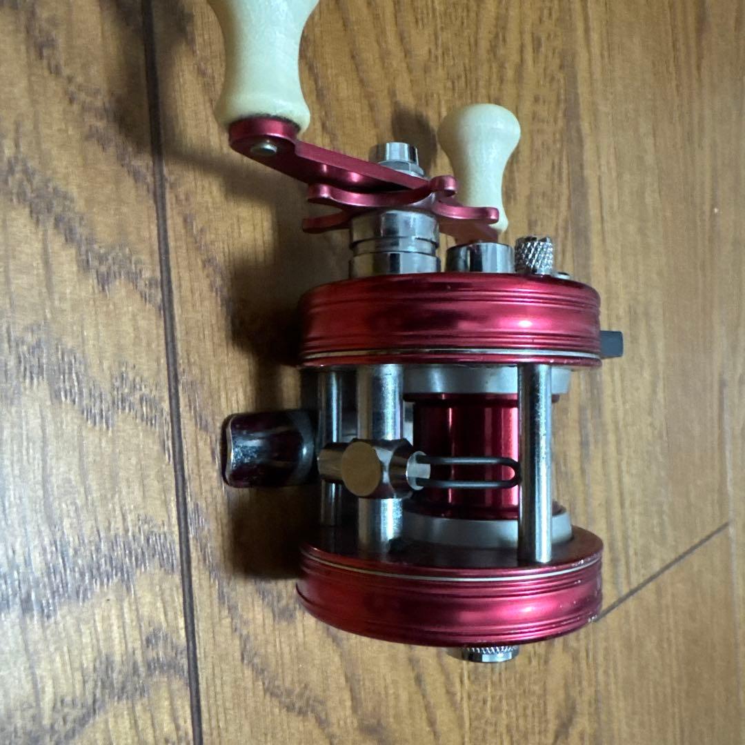 ABU Ambassadeur 1500C Nostalgia レッド