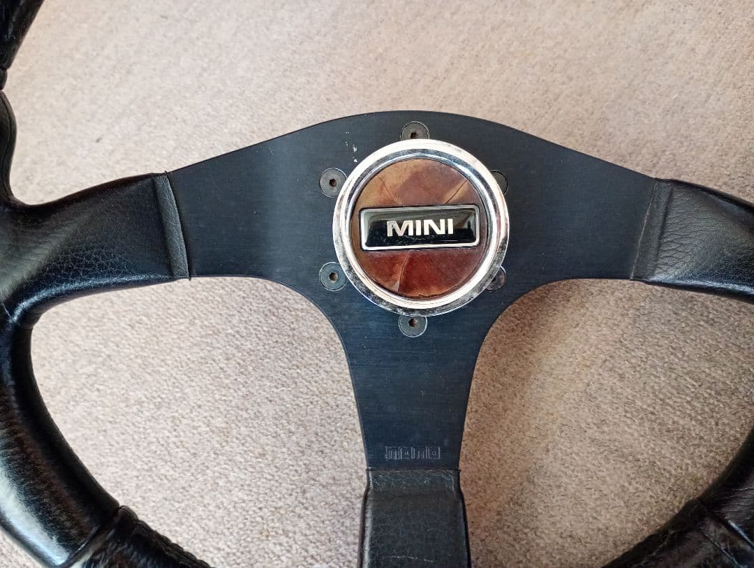 ローバーミニのボス付きMOMO ステアリング