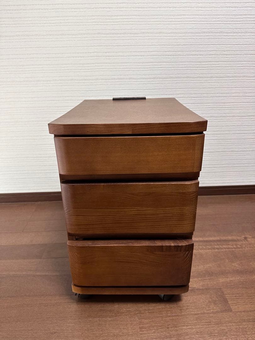 ベッドサイドチェスト②