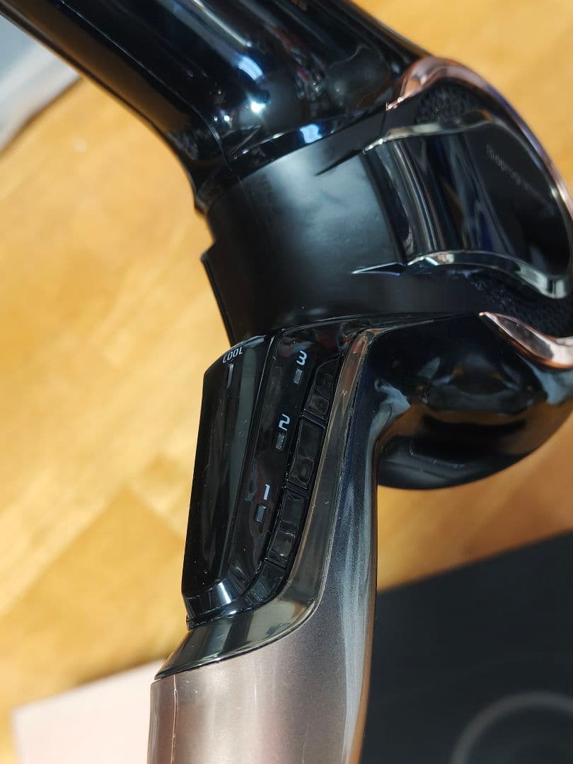 【まー】REPRONIZER 4D Plus ヘアドライヤー