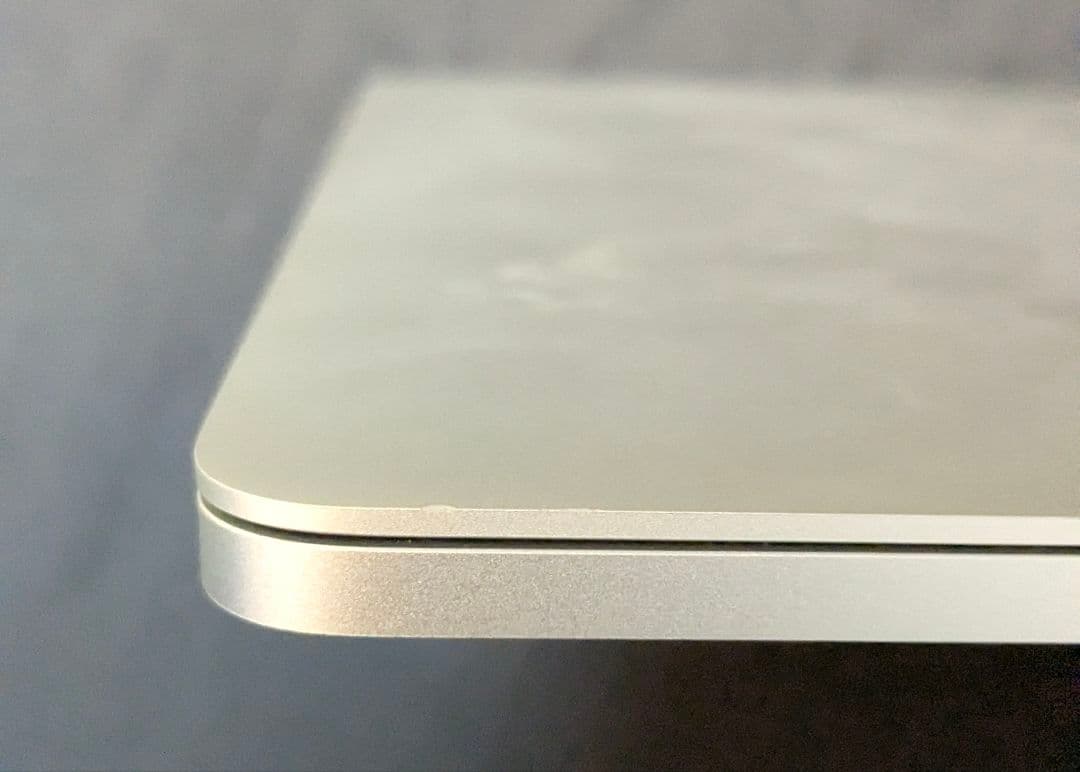 MacBook Pro 13　2017 Touch Bar Core i5