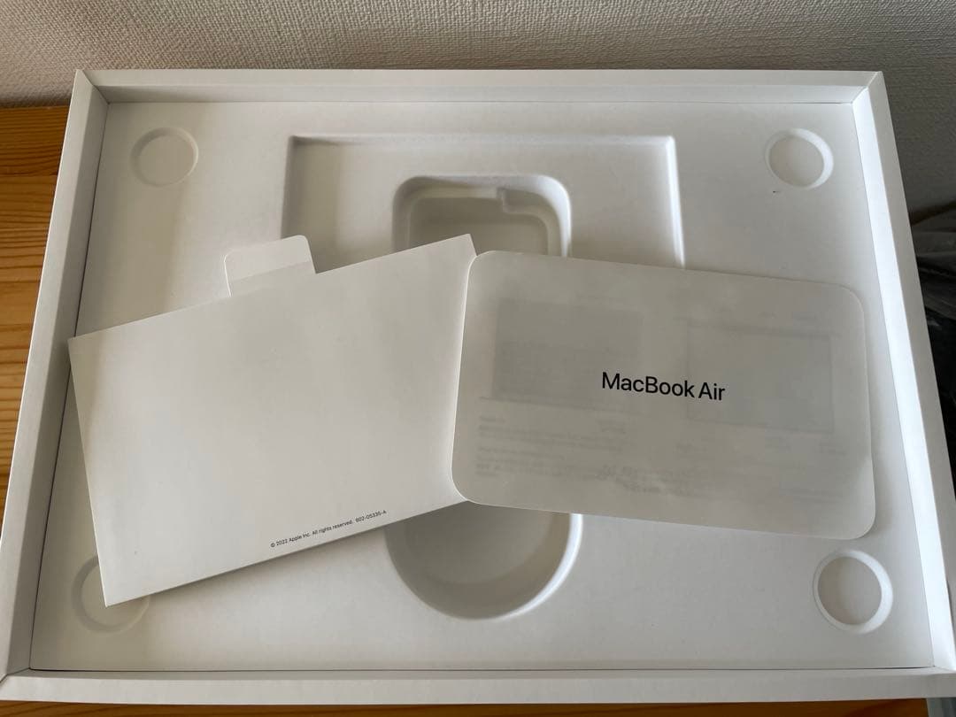 【美品】Macbook Air M2 2022 13インチ8GB 256GB