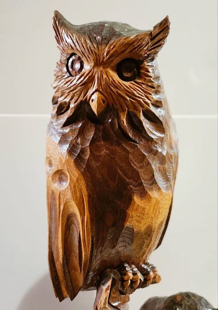 二羽の木彫り梟 フクロウ 天然木彫刻 置物 オブジェ 縁起物