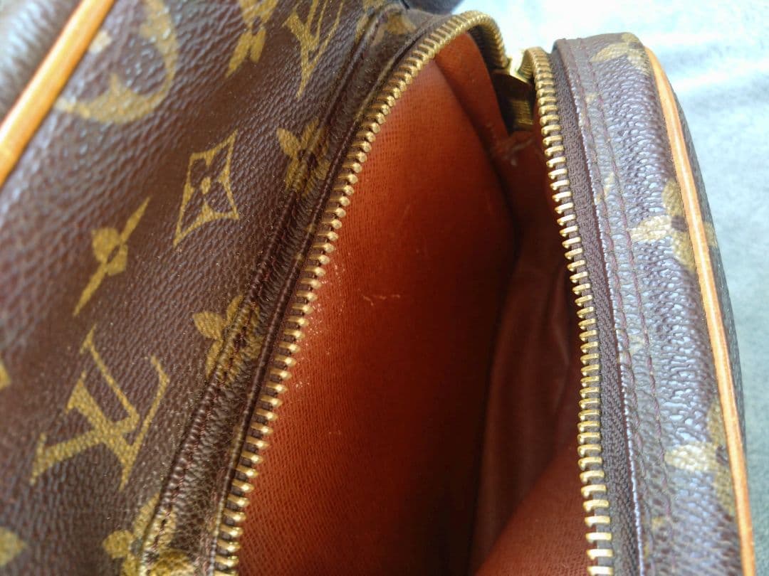 LOUIS VUITTON アマゾン　モノグラム ショルダーバッグ