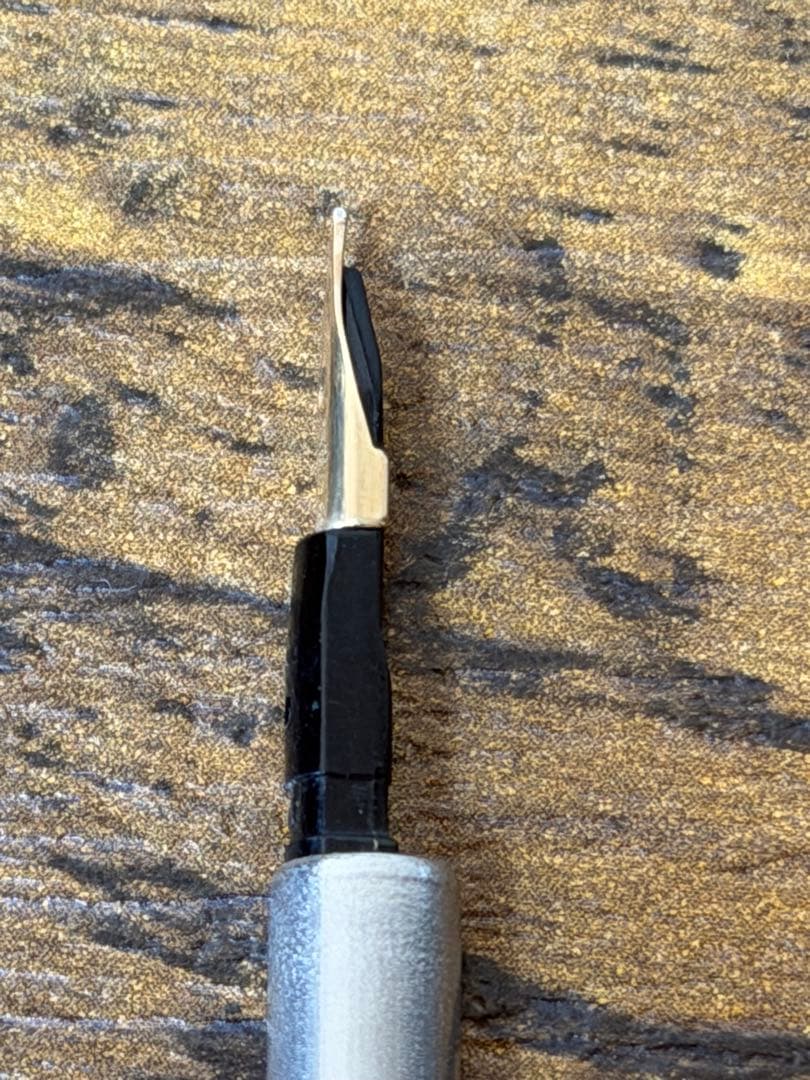 新品未使用　1971年製　キャップレス　蝕刻　ストライプ　14金　万年筆　F