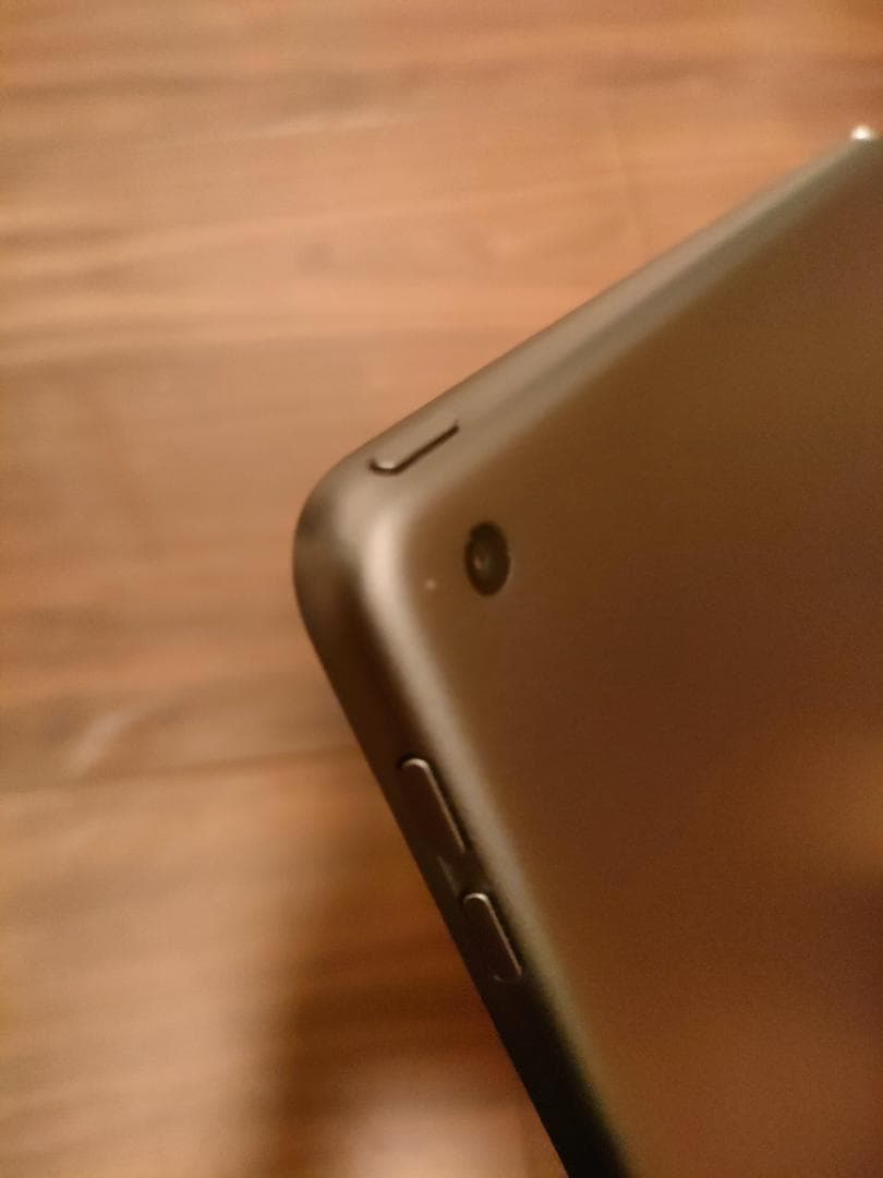 iPad 第8世代 Wi-Fiモデル 128GB MYLD2J/A　A2270