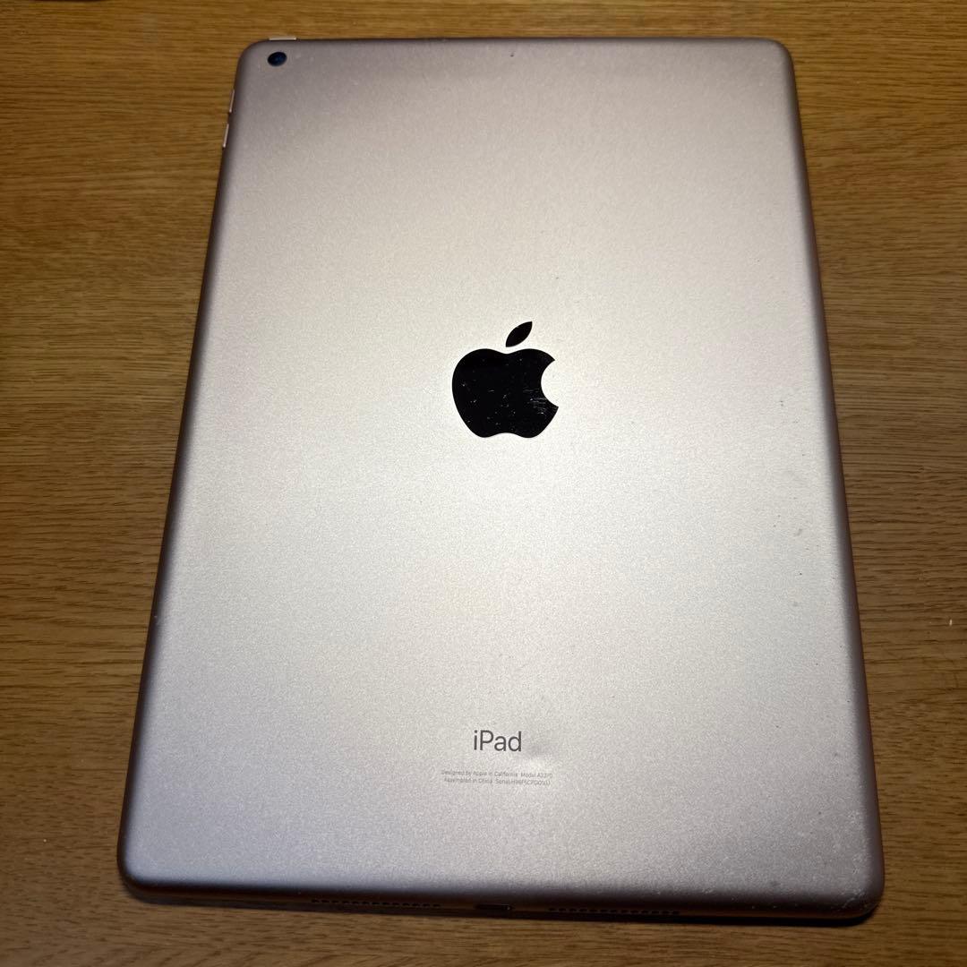 iPad 第8世代 128GB Wi-Fiモデル シルバー 初期化済