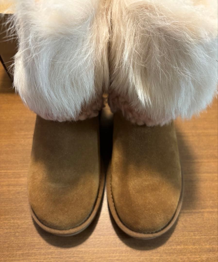 新品　UGG ブーツ 23cm ムートンブーツ　アグ　クラシックショート