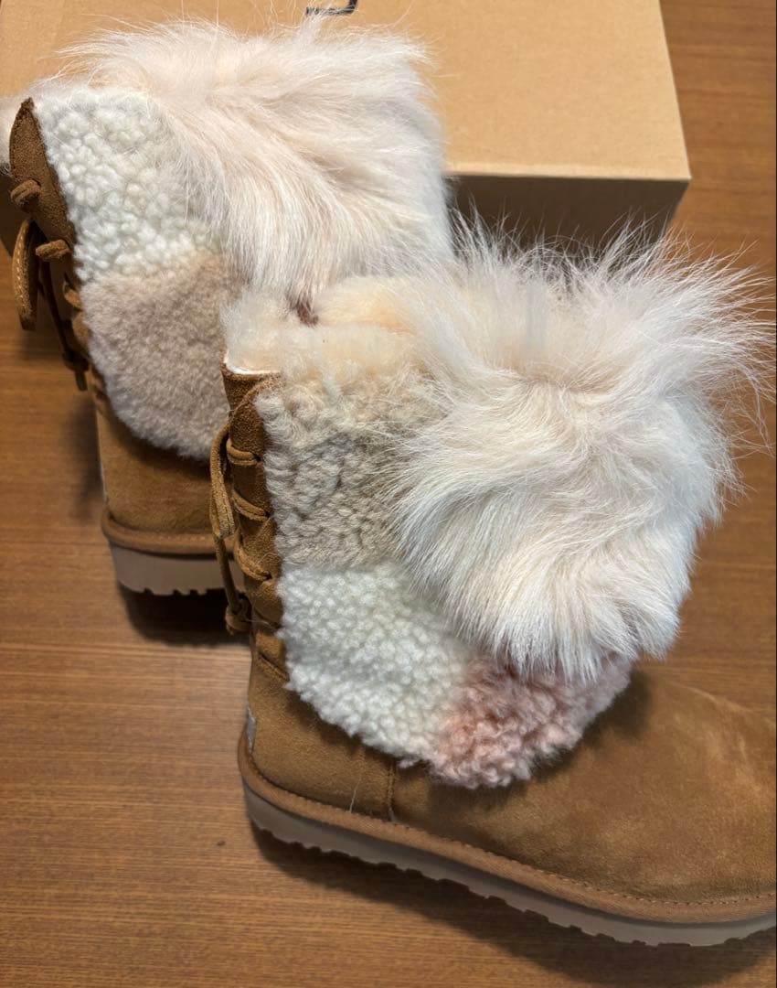 新品　UGG ブーツ 23cm ムートンブーツ　アグ　クラシックショート