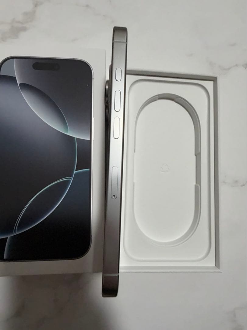 iPhone 16pro 512GB ホワイトチタニウム