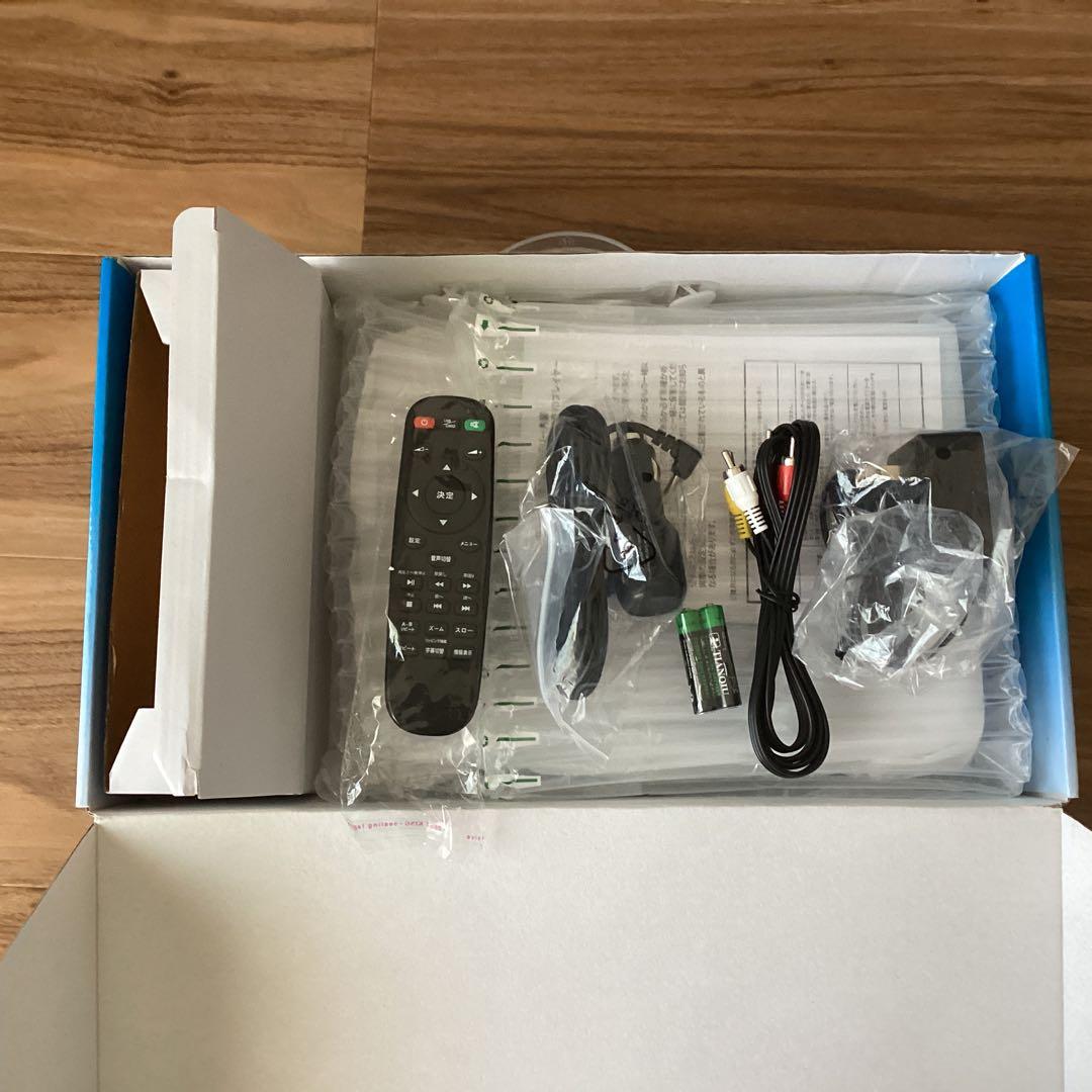 未使用！ 10.1インチ　ポータブルDVDプレーヤー リモコン・AVケーブル付き