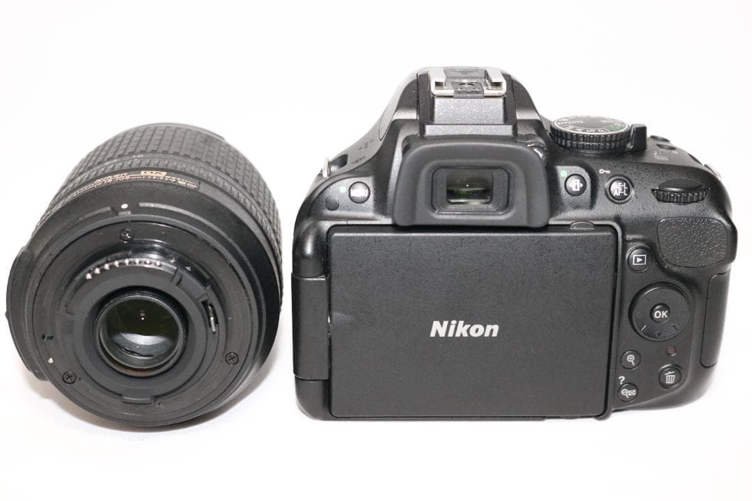 大人気⭐中望遠レンズ NIKON D5200 ⭐初心者入 門セット⭐ 一眼レフ