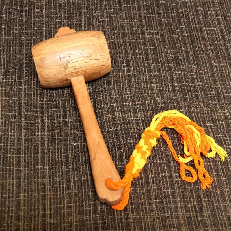 うちでのこづち（打ち出の小槌）手作りDIY木製置物木彫りヒメシャラ材アカラギ