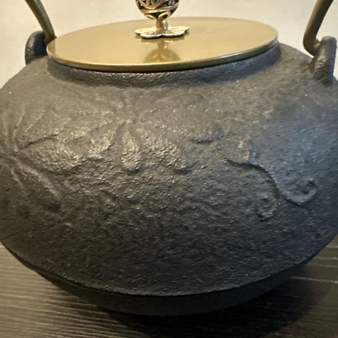 鋳鉄 花模様 鉄瓶