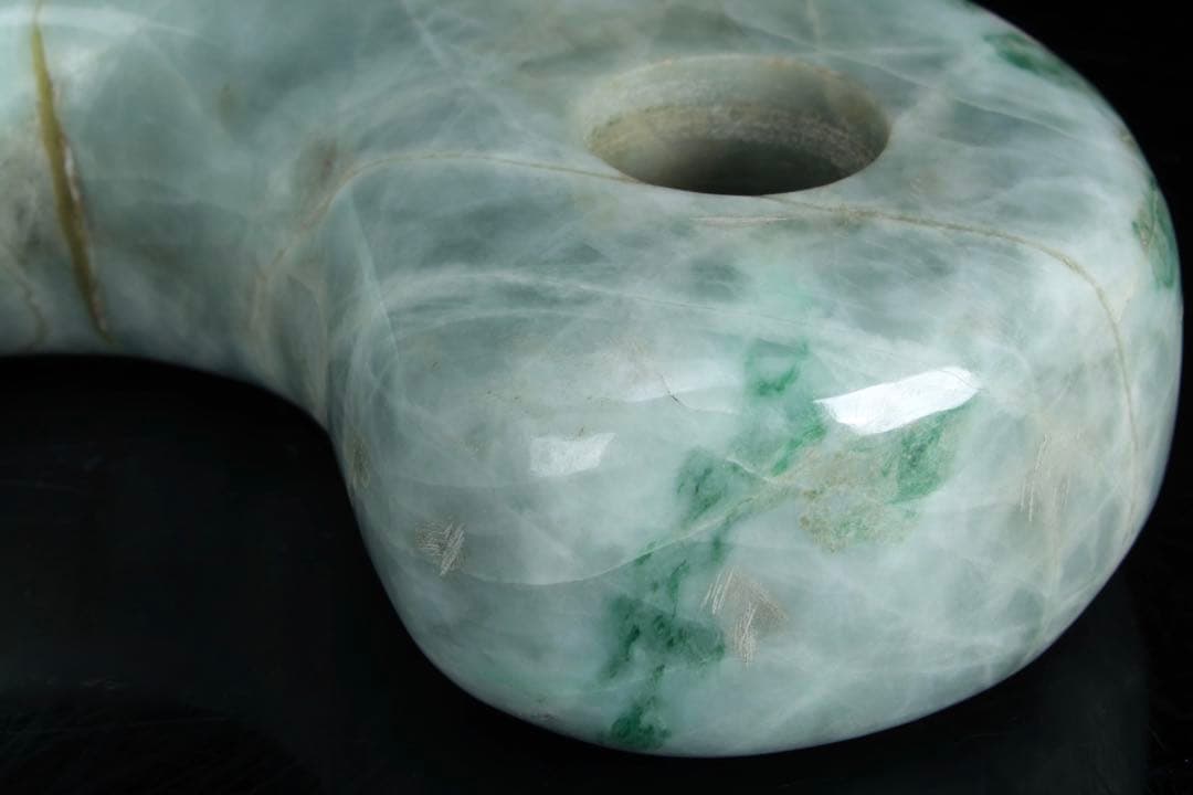 糸魚川翡翠 勾玉 特大2474g 天然ヒスイ 天然石 観賞石 原石 美石 鉱石