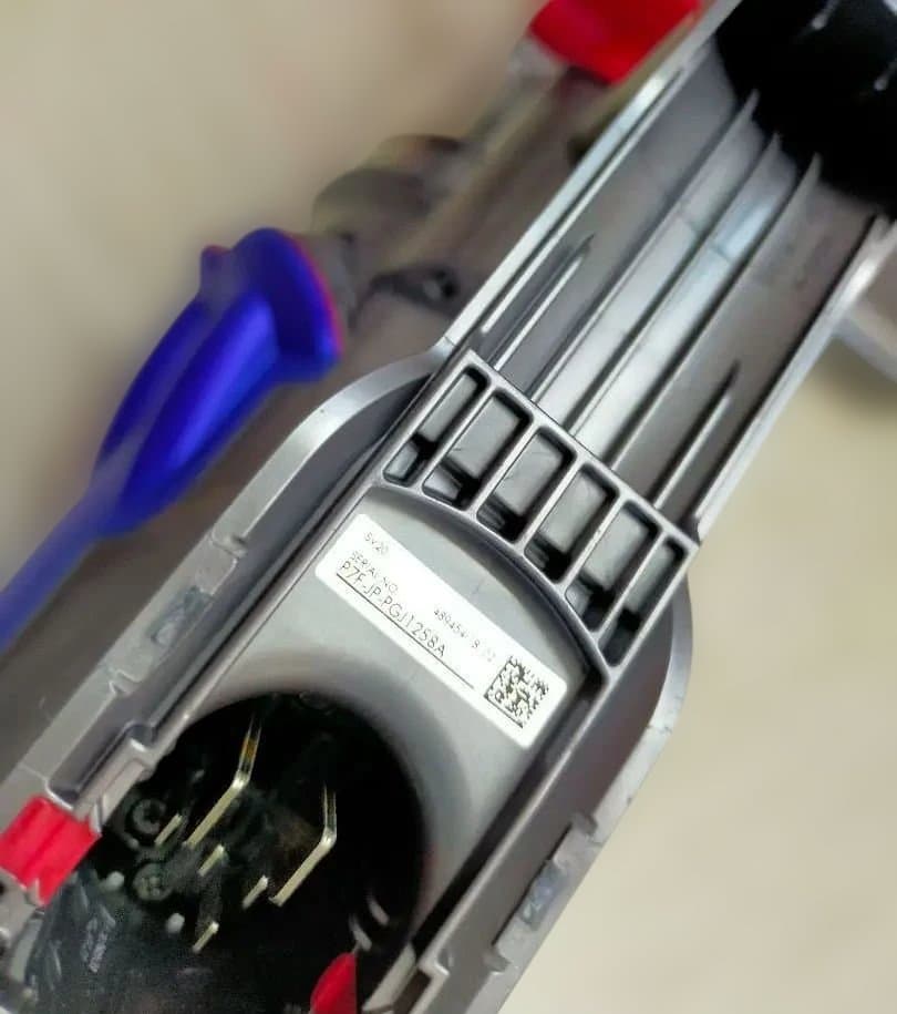 ダイソン V12 (SV20) 動作確認済【分解洗浄】ブラシノズル、充電器