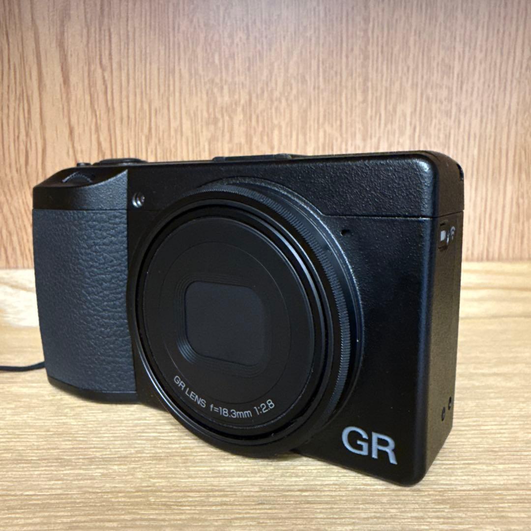 RICOH リコー GR Ⅲ本体　美品 （ケース　充電器　ブルーリング付）