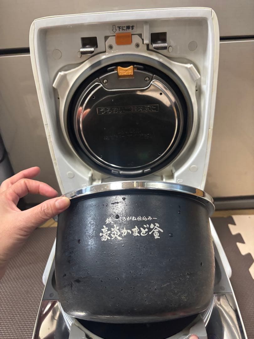 象印 圧力IH炊飯ジャー　「炎舞炊き」 NW-KA10 -2019年製