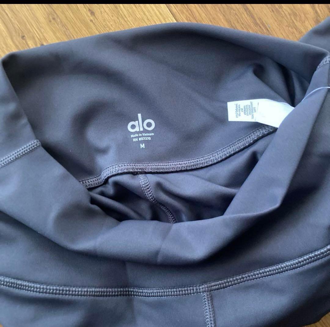 未使用　alo yoga ヨガパンツ ダークグレー　M