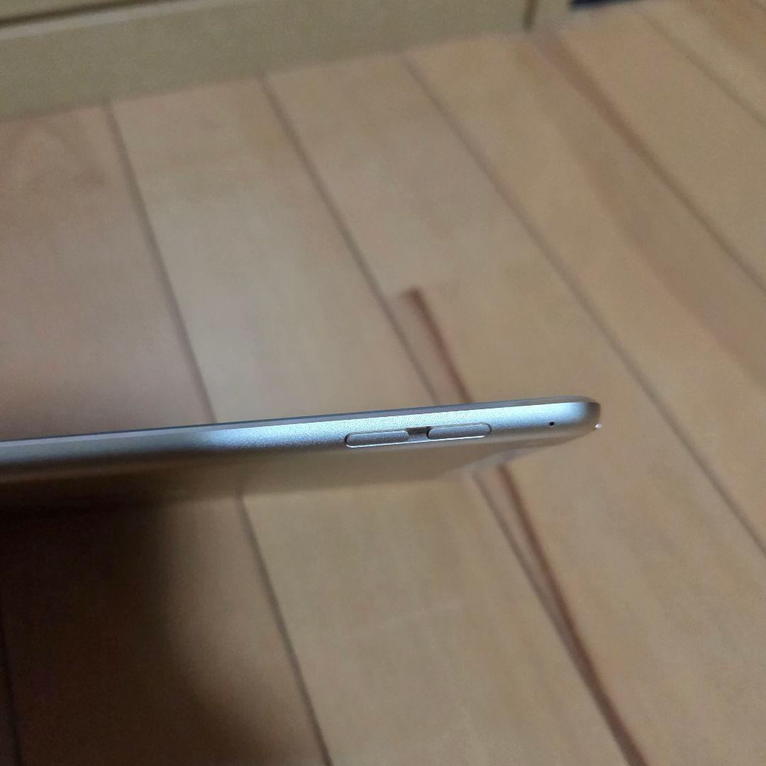 【美品】Apple iPad mini4 128GB　A1550