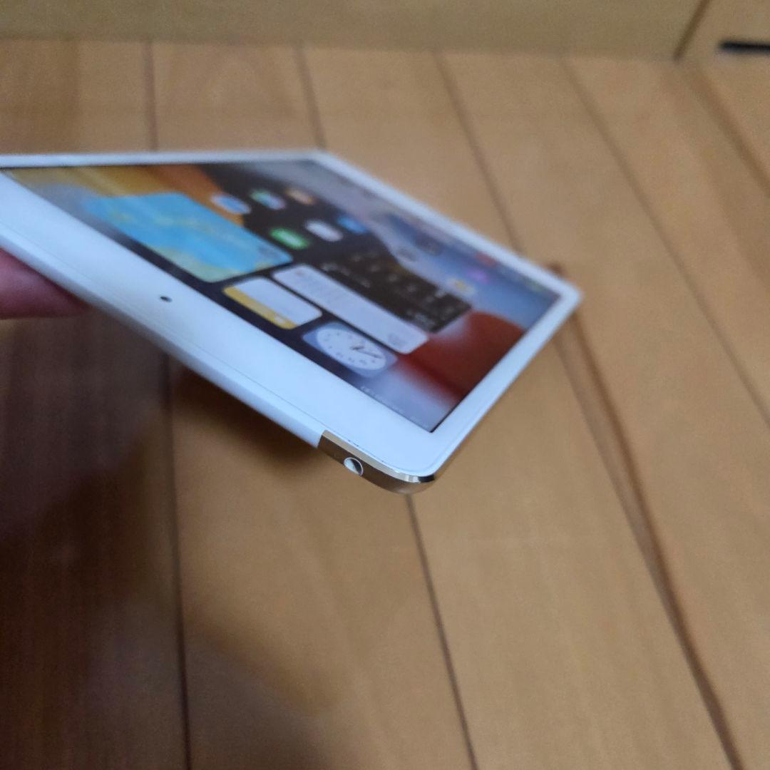 【美品】Apple iPad mini4 128GB　A1550