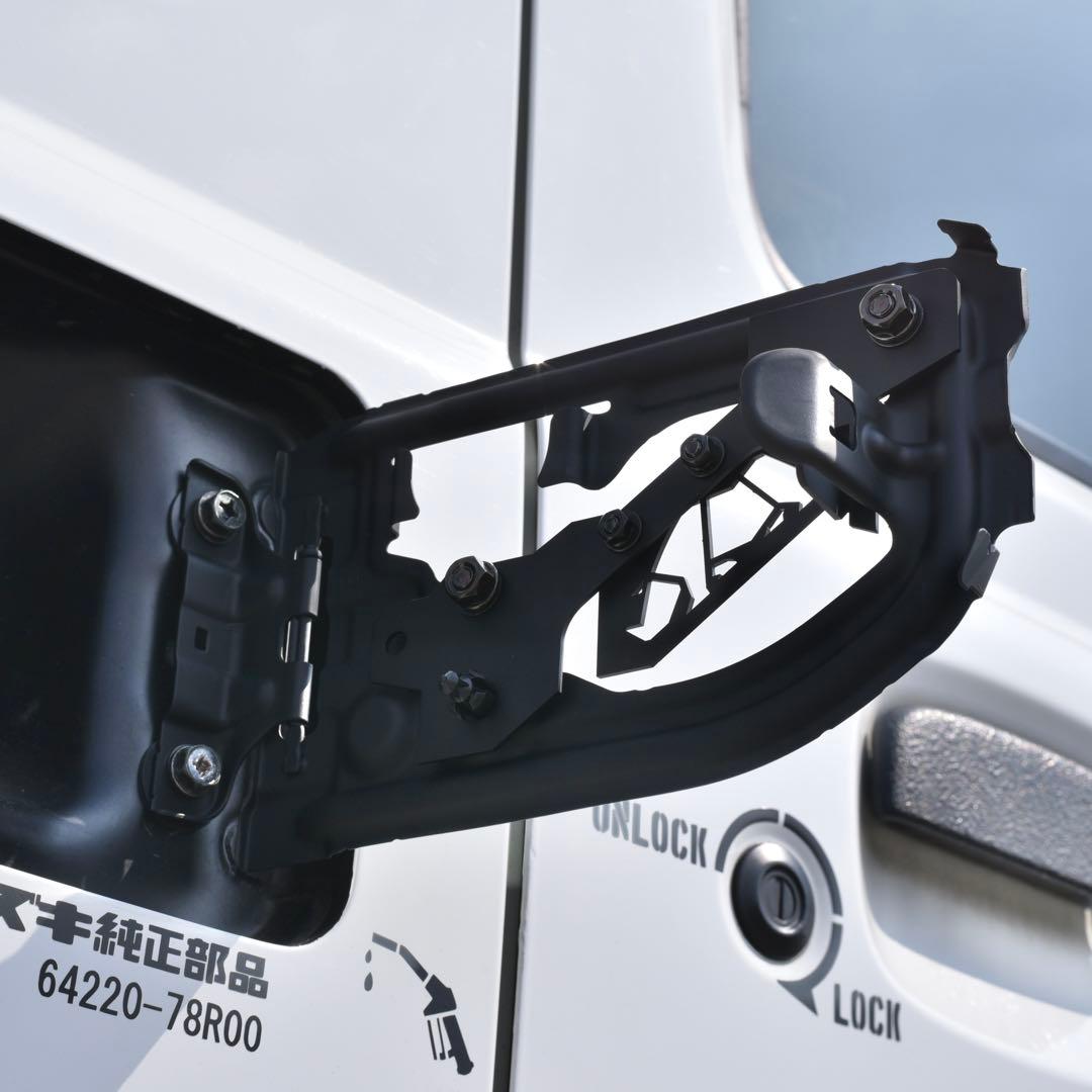 JB64ジムニーJB74シエラ用前向きサイVerスケルトン型燃料リッド