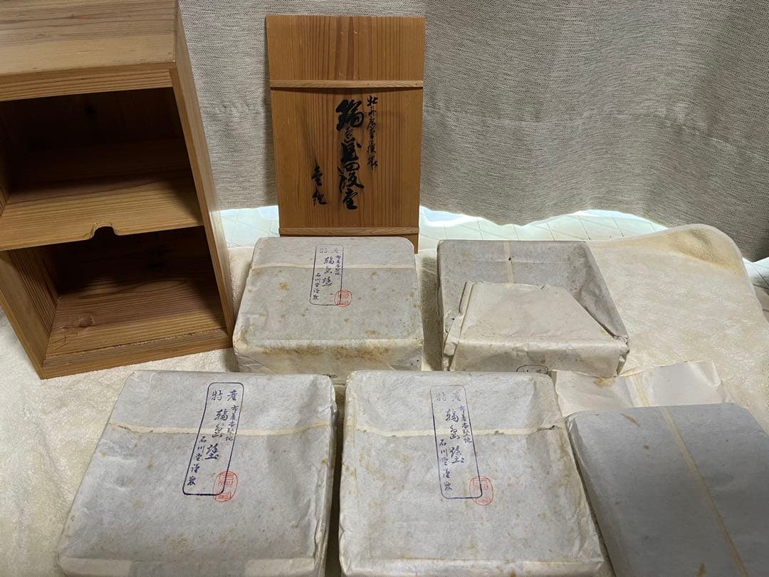 《美品》輪島塗　石川堂謹製　重箱　四段重 工芸品