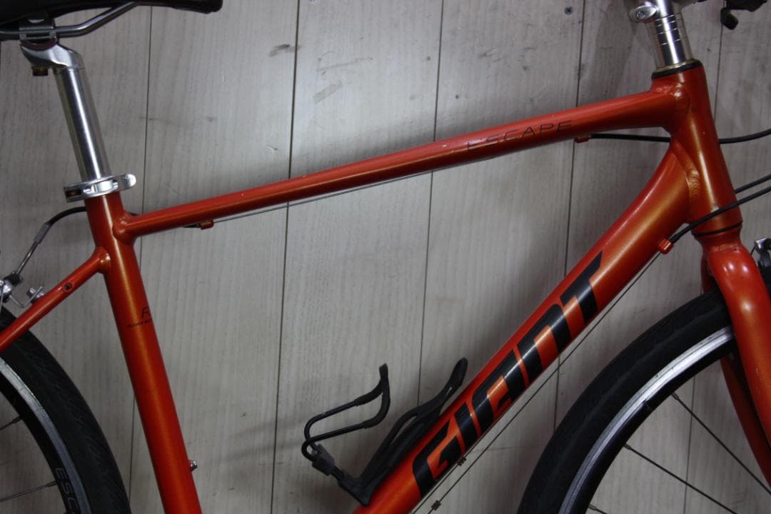 GIANT ESCAPE R3 700C 24速 470mm オレンジ色 クロス