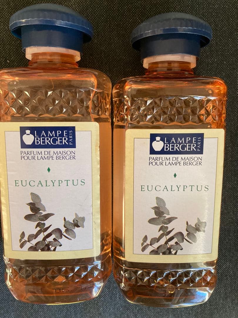 ランプベルジェ　アロマランプ　紫苑と漆黒　中古　ユーカリオイル付