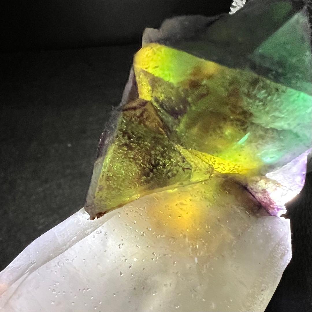 ナミビア　エロンゴ産　クォーツ共生フローライト　キャビネットサイズ