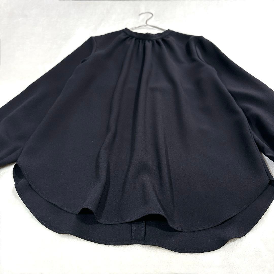 極美品 セオリー スタンドカラー ブラウス とろみ バンドカラー 黒 ギャザー