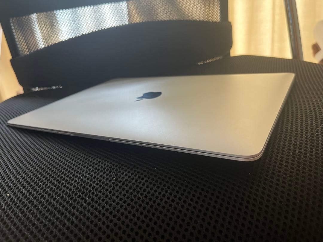 Apple MacBook Air シルバー 本体のみ M1 8gb 256gb