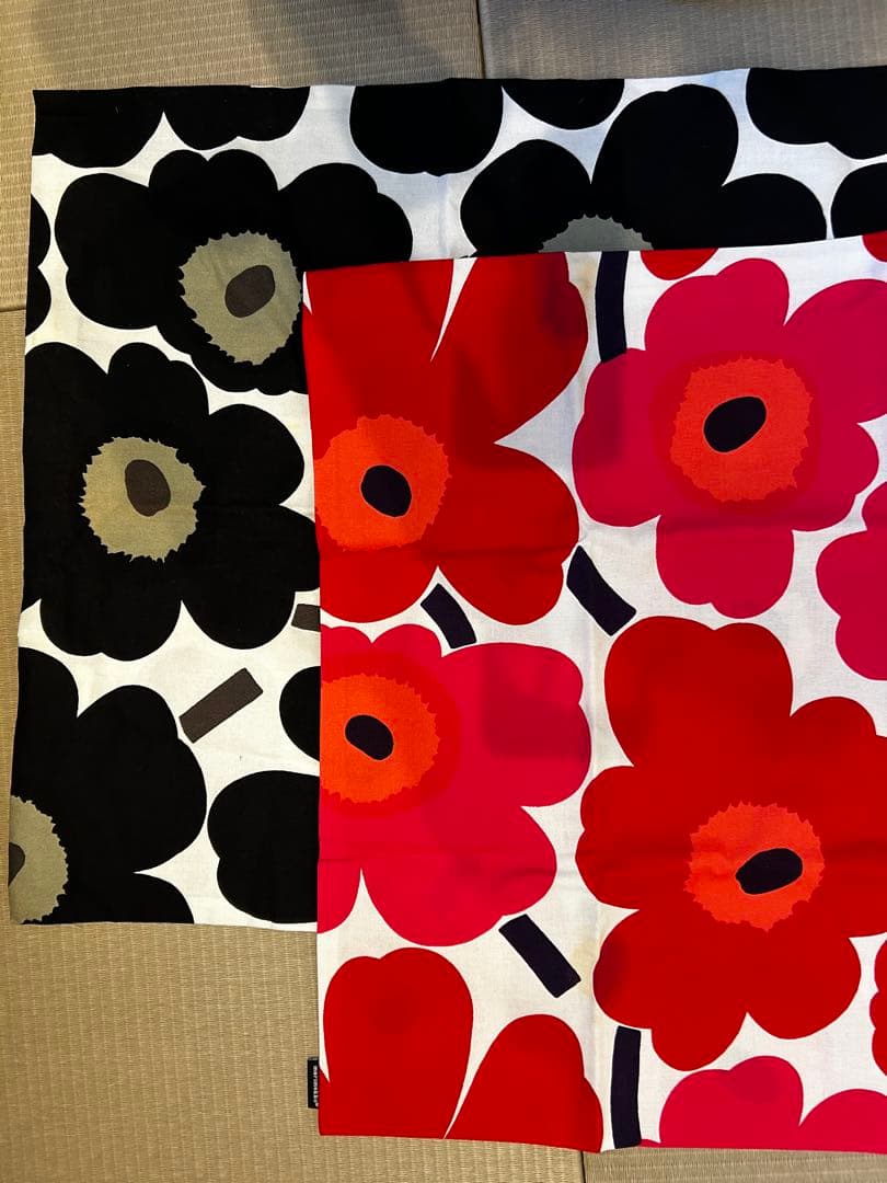marimekko Pieni Unikko クッションカバー 赤と黒