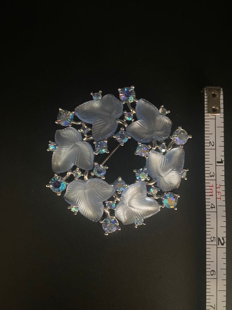 lotuscloud 2514⭐️TRIFARI トリファリヴィンテージブローチ