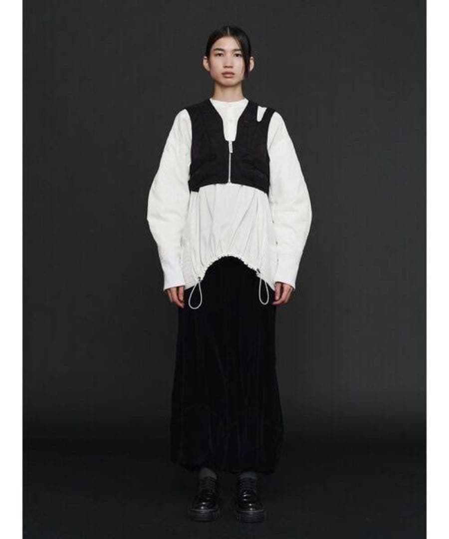 【美品】un3d. PADDING HEM DESIGN SH ホワイト