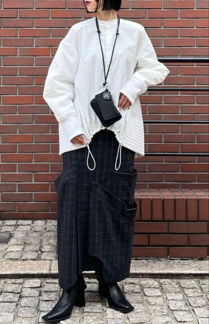 【美品】un3d. PADDING HEM DESIGN SH ホワイト