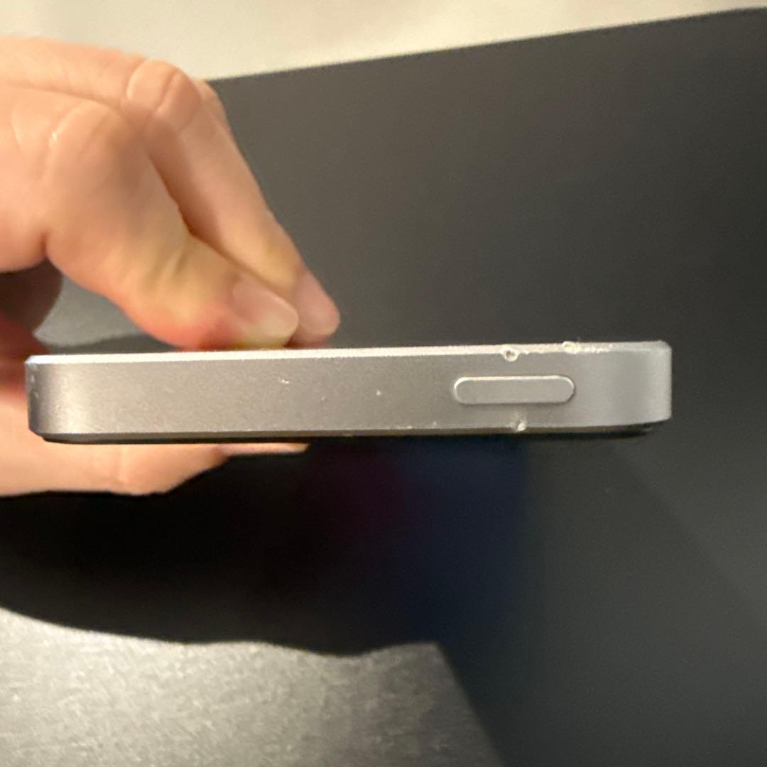 iPhone SE 第1世代 スペースグレイ 64GB SIMフリー