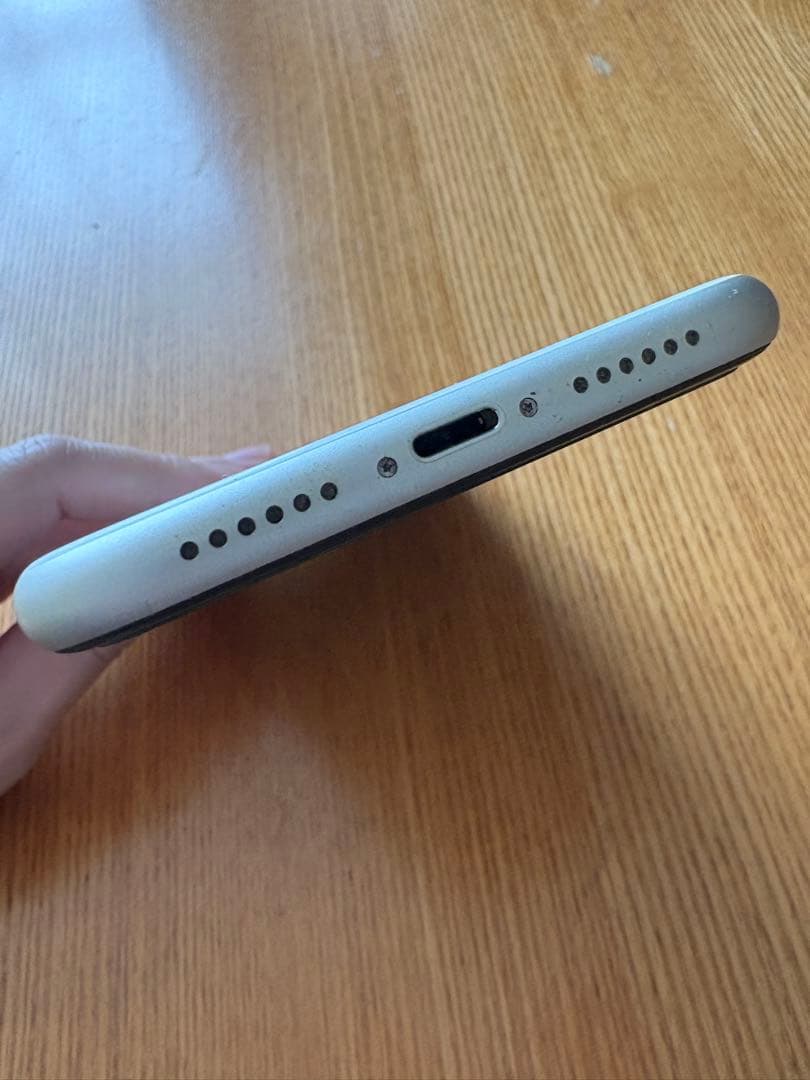 Apple iPhone 11 ホワイト　SIMフリー