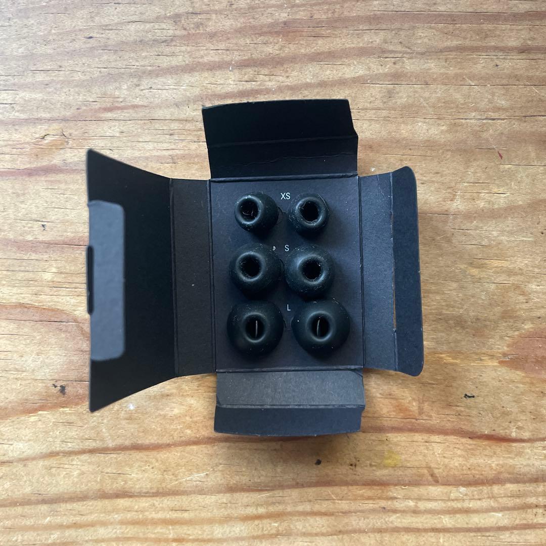 Beats Studio Buds + 黒/金