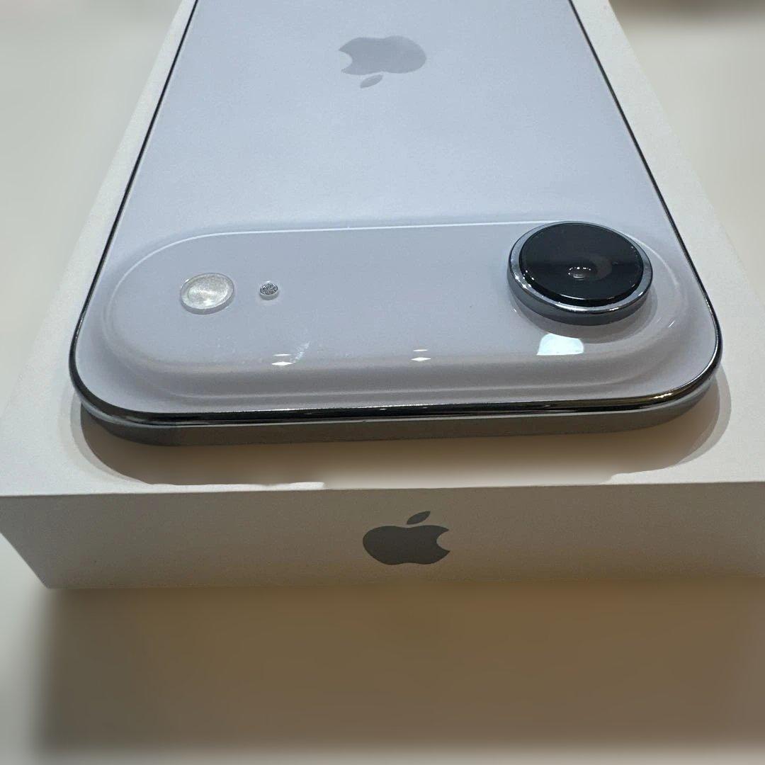 【美品】Apple iPhone Air スカイブルー 本体 充電ケーブル箱あり