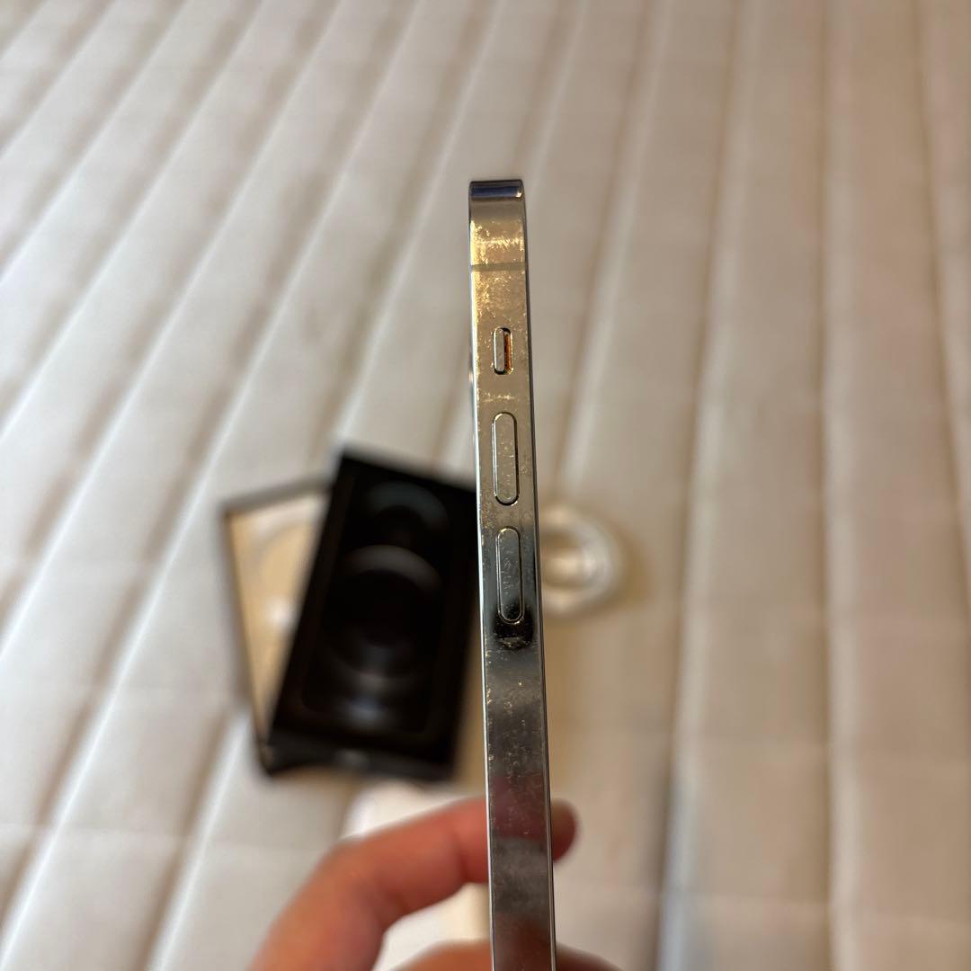 Apple iPhone 12 Pro シルバー 本体 充電ケーブル付き